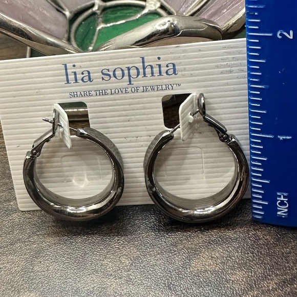 Lia Sophia "Coy" Hematite Tone 1" Hoop Earrings - Picture 3 of 6